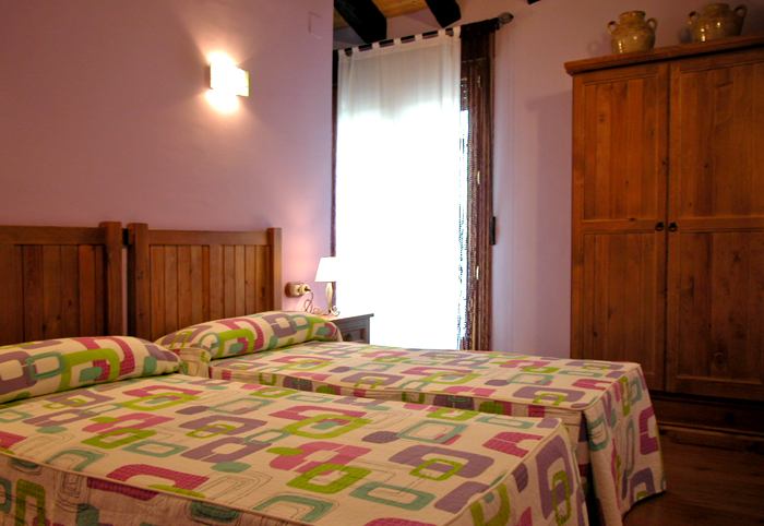 casa-rural-milagro-habitacion_lila