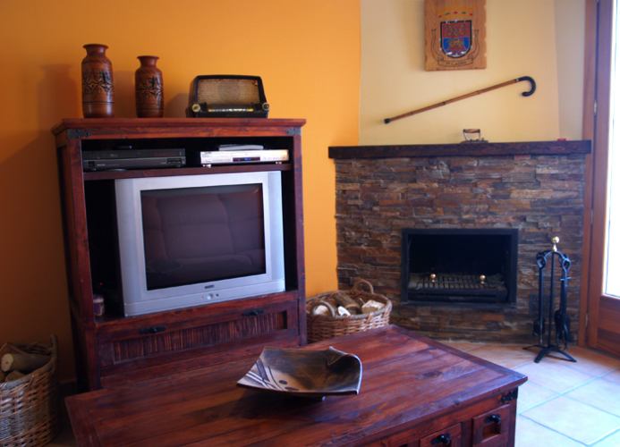 casa-rural-milagro-salon