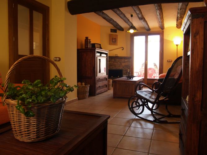 casa-rural-milagro-salon_vigas_madera